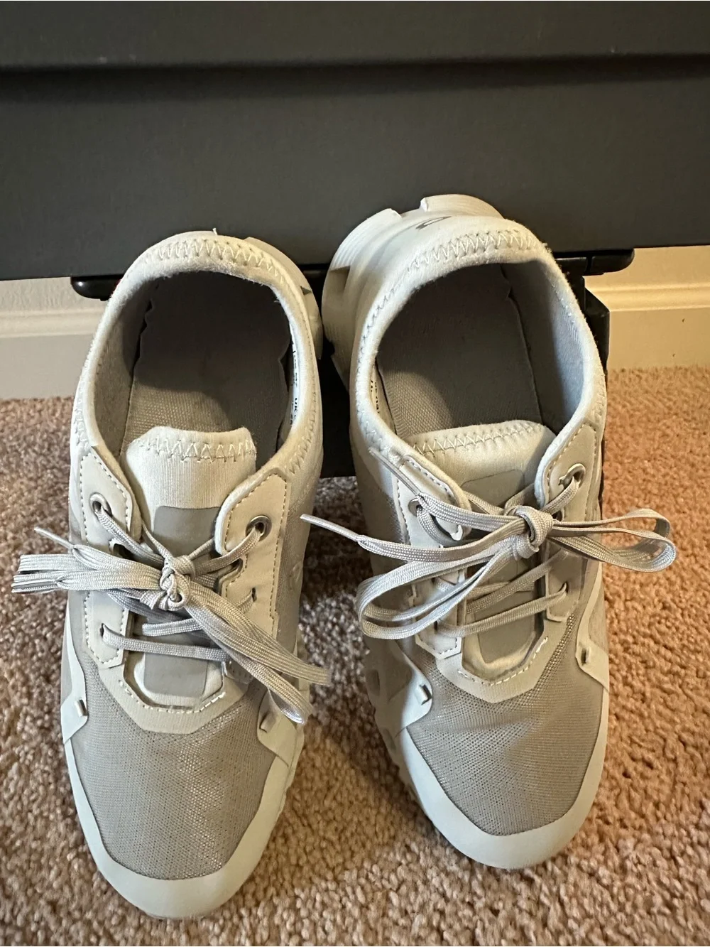 On Running unisex running